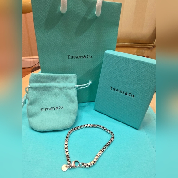 Tiffany & Co. Jewelry - AUTHENTIC TIFFANY & CO VENETIAN BOX LINK 925 SILVER BRACELET 7.5 INCHES UNISEX